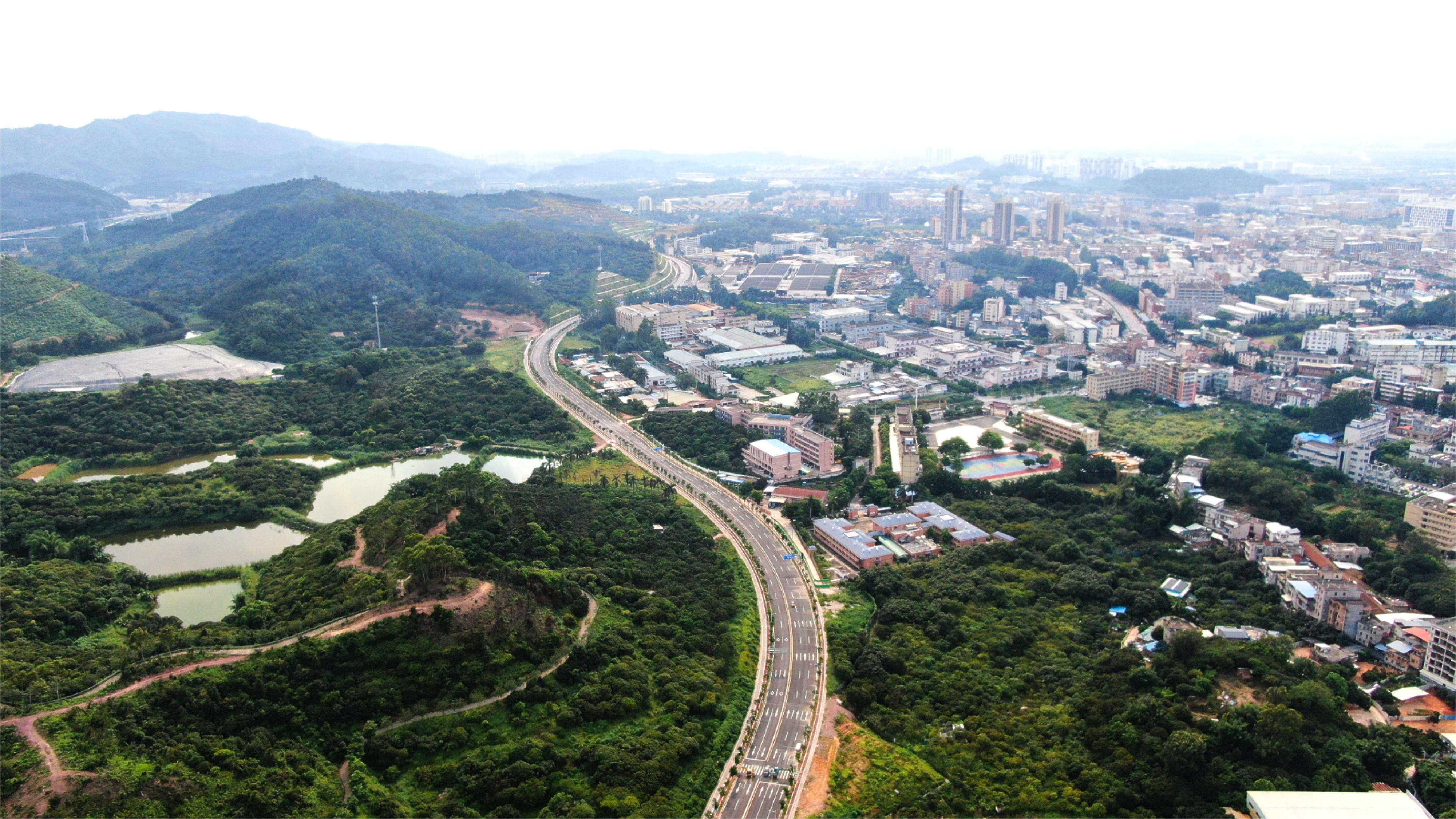 今天上午，华坤承建的谢岗环城路二期正式通车！